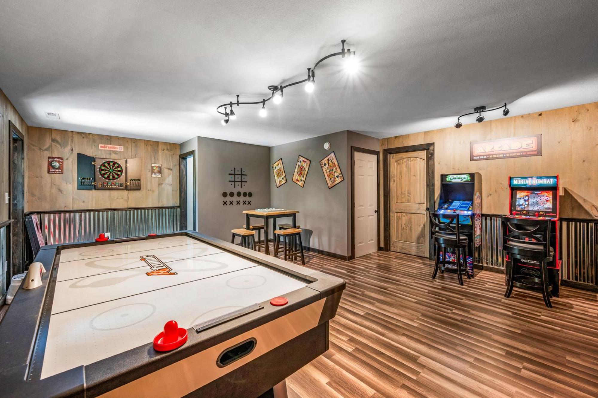Lil Cabin In The Cove! Mtn Views, Theater, Hot Tub, Games, King Beds, Prime Location! Севьервилл Экстерьер фото