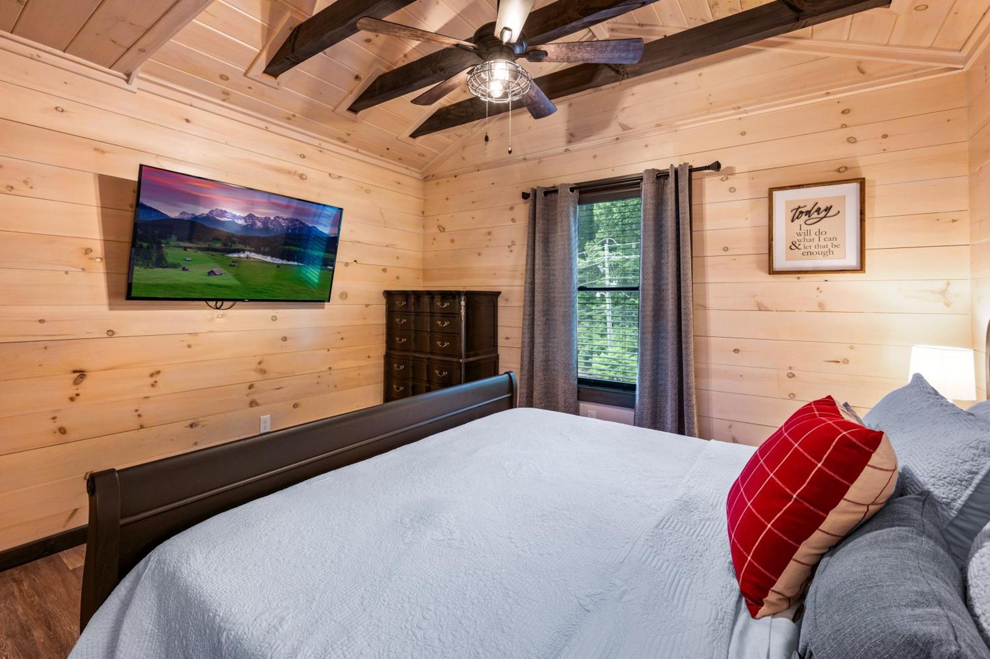 Lil Cabin In The Cove! Mtn Views, Theater, Hot Tub, Games, King Beds, Prime Location! Севьервилл Экстерьер фото