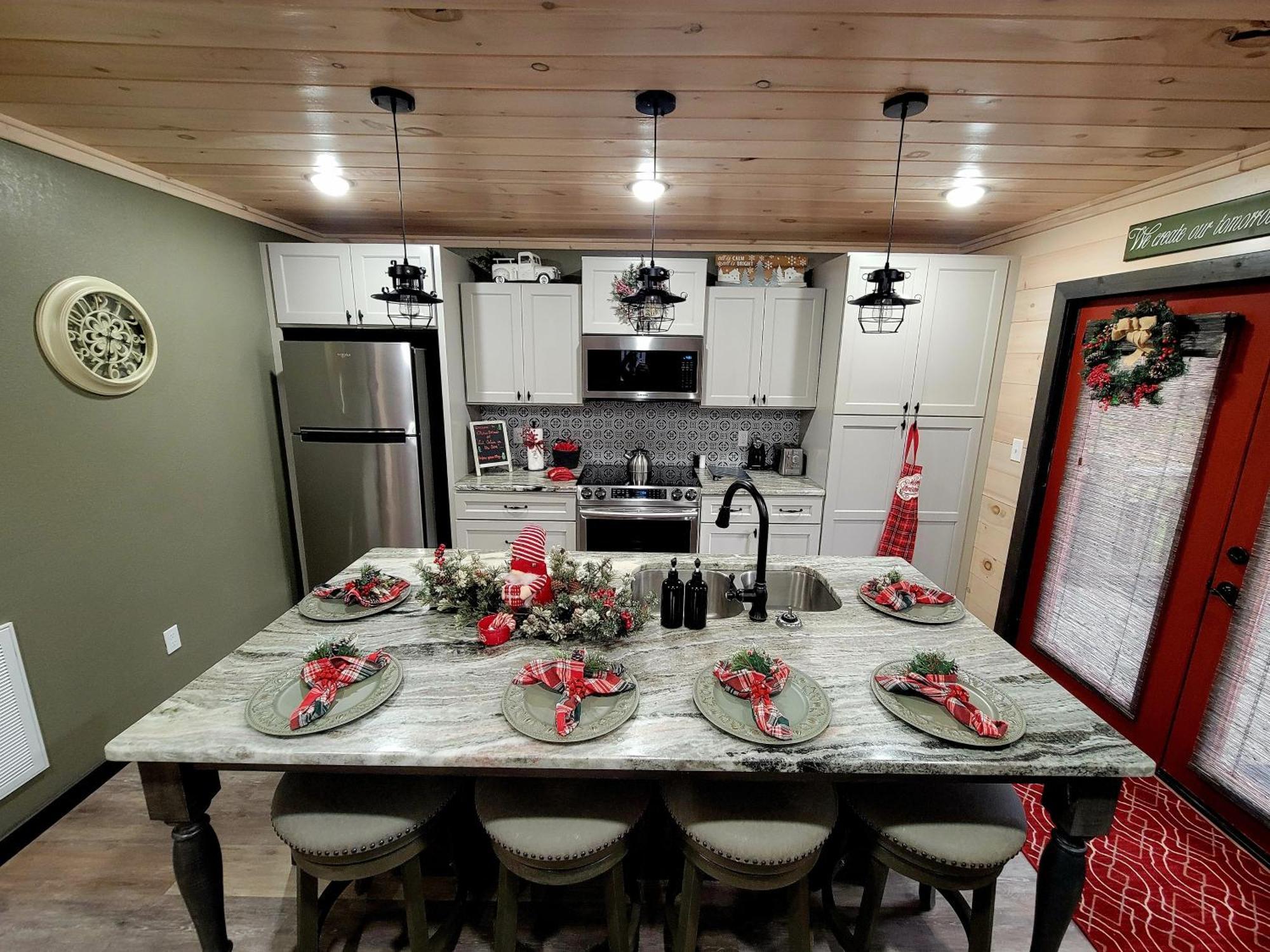 Lil Cabin In The Cove! Mtn Views, Theater, Hot Tub, Games, King Beds, Prime Location! Севьервилл Экстерьер фото